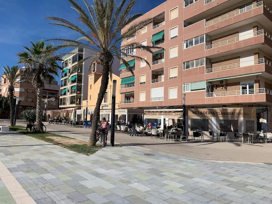 Modern Apartment Near Beach La Mata  Exterior photo