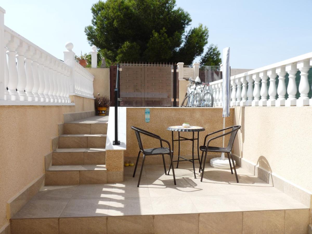 Modern Apartment Near Beach La Mata  Exterior photo